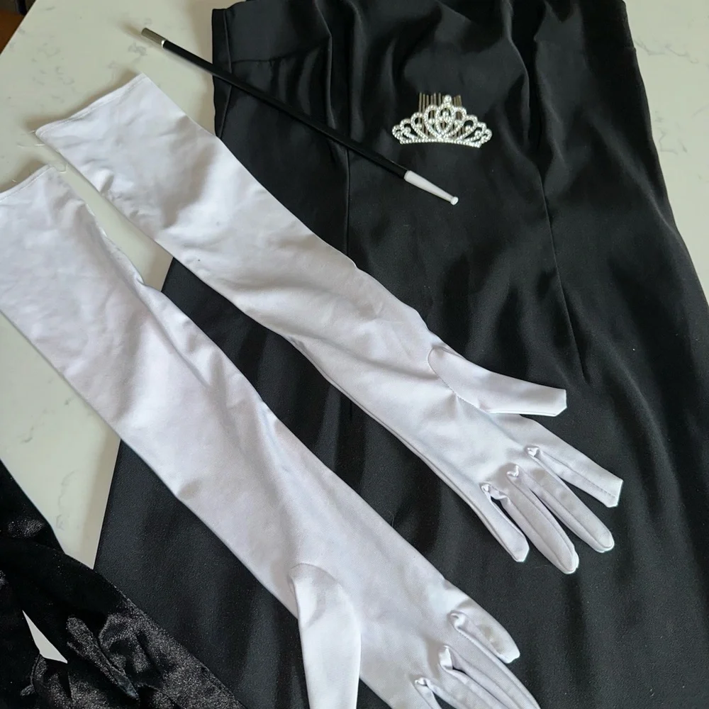 Breakfast at Tiffany’s Halloween Costume Black Dress outfit Audrey Hepburn - Picture 4 of 8